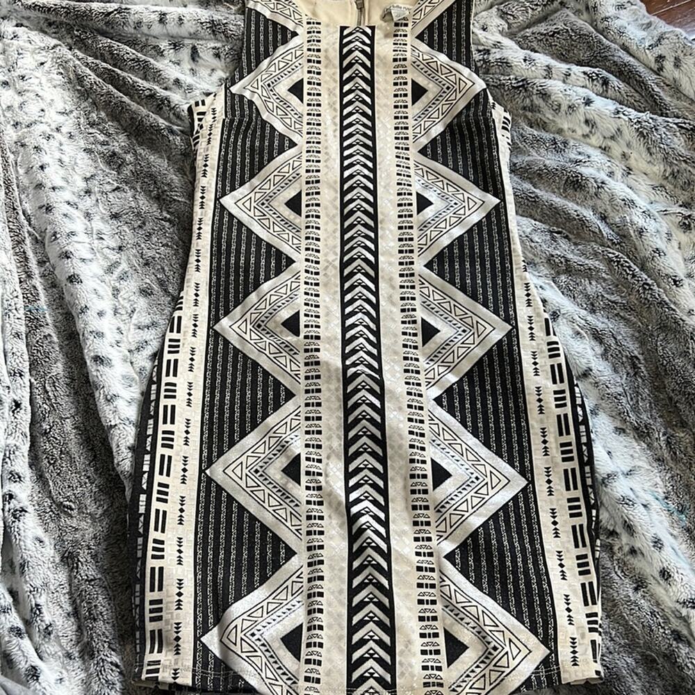 VTG Charlotte Russe Women's Small‎ Aztec Print Bodycon Beige and Black Dress